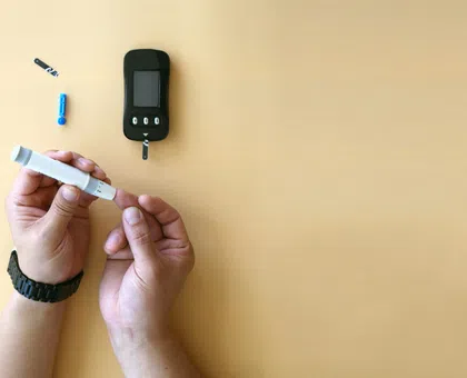 How to use home glucose monitor to check blood sugar levels? thumbnail